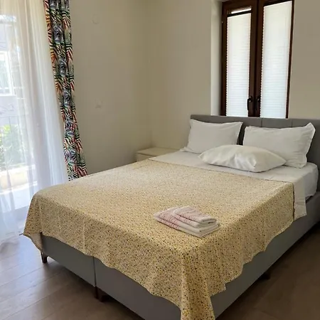 Apartment Grand Teoshan Ve *